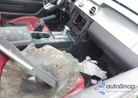 2005 Ford Mustang Gt Deluxe/Gt Premium z USA, uszkodzony, nr VIN 1ZVHT82H755103659